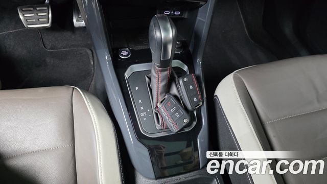 Volkswagen T-Roc 2021 — photo 12