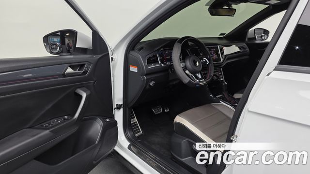 Volkswagen T-Roc 2021 — photo 13