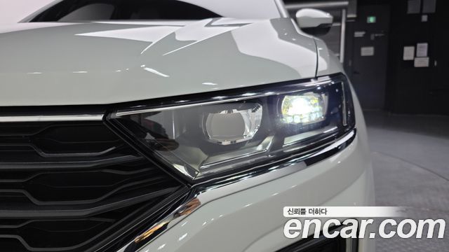Volkswagen T-Roc 2021 — photo 8