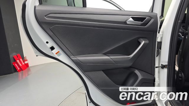 Volkswagen T-Roc 2021 — photo 15
