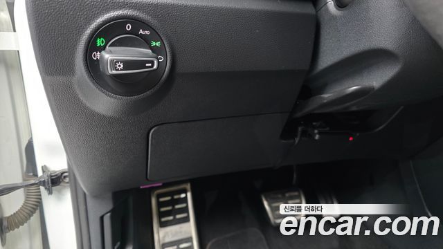 Volkswagen T-Roc 2021 — photo 29