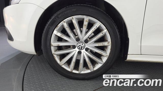Volkswagen Jetta 2011 — photo 5