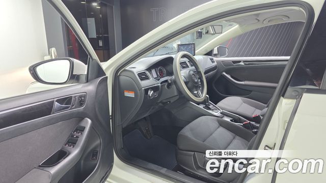 Volkswagen Jetta 2011 — photo 10