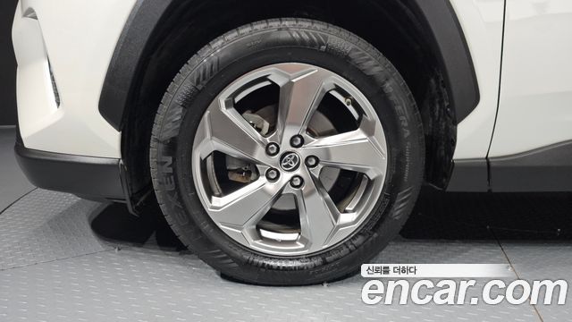 Toyota RAV4 2019 — photo 5