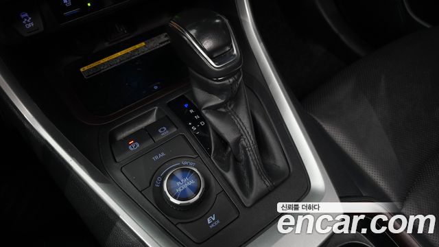 Toyota RAV4 2019 — photo 12
