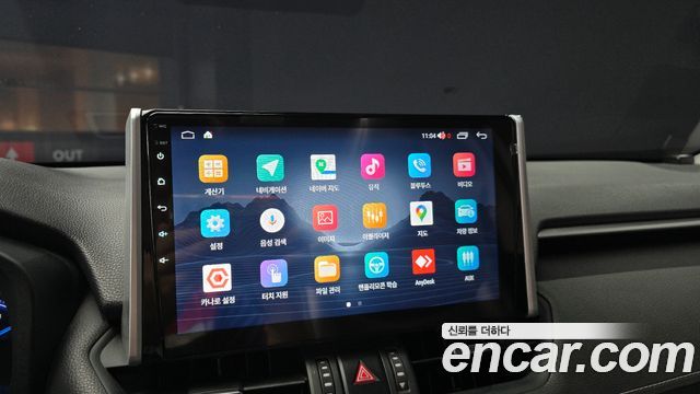 Toyota RAV4 2019 — photo 22