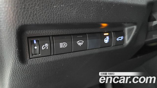 Toyota RAV4 2019 — photo 24