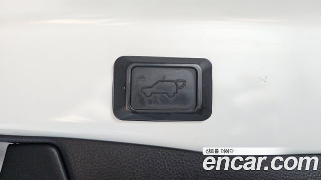 Toyota RAV4 2019 — photo 26