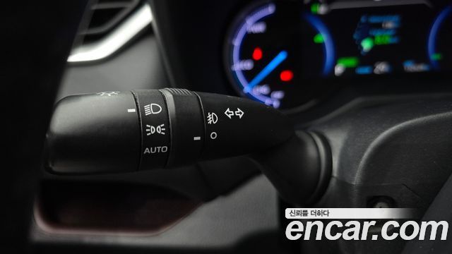 Toyota RAV4 2019 — photo 29