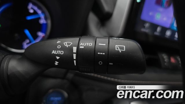 Toyota RAV4 2019 — photo 30