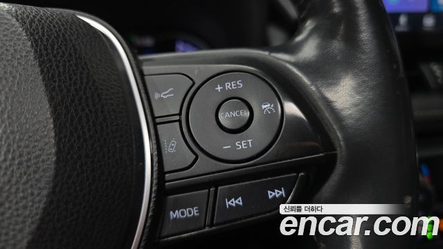 Toyota RAV4 2019 — photo 32