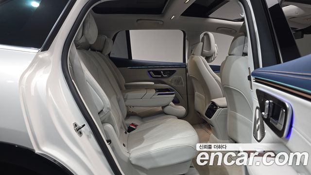 Mercedes-Benz EQS 2023 — photo 18