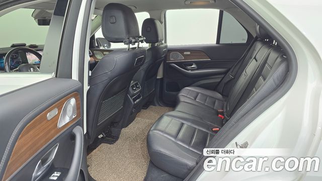 Mercedes-Benz GLE-Class 2019 — photo 11