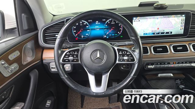 Mercedes-Benz GLE-Class 2019 — photo 13
