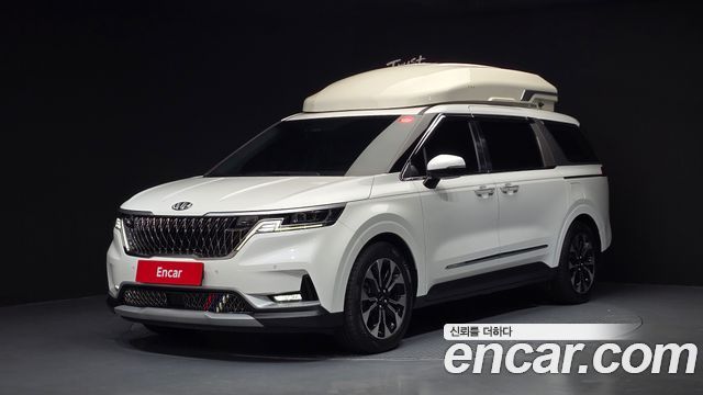 Kia Canival 2023 — photo 1