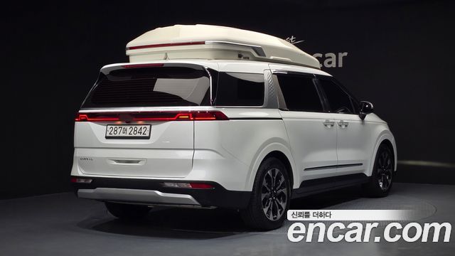 Kia Canival 2023 — photo 2
