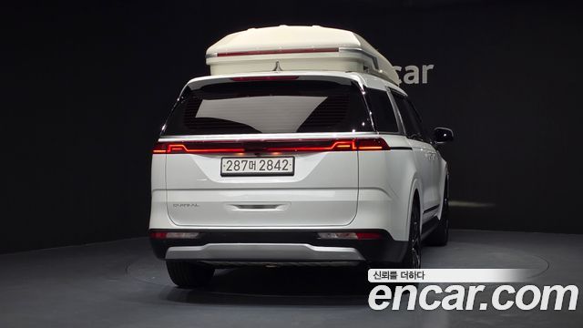 Kia Canival 2023 — photo 4