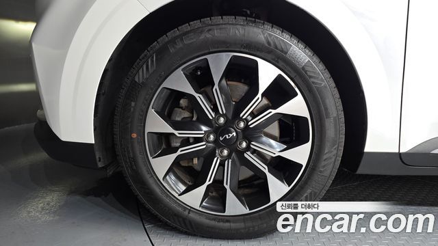 Kia Canival 2023 — photo 5