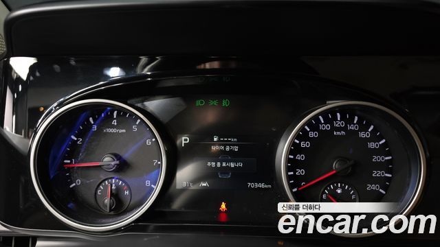 Kia Canival 2023 — photo 11