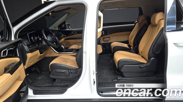 Kia Canival 2023 — photo 17