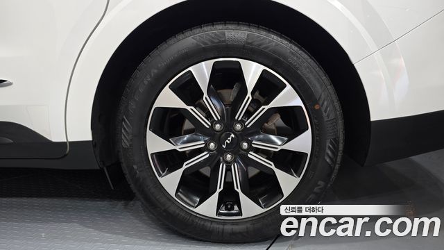 Kia Canival 2023 — photo 7