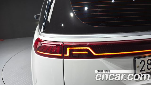 Kia Canival 2023 — photo 9