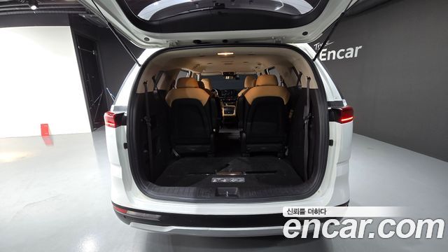 Kia Canival 2023 — photo 27