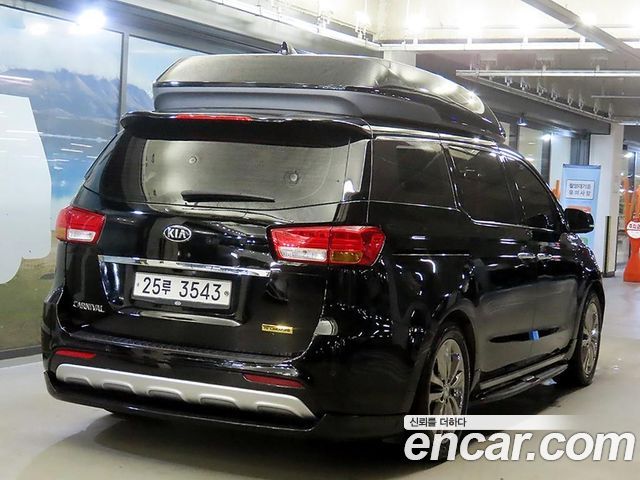Kia Canival 2018 — photo 4
