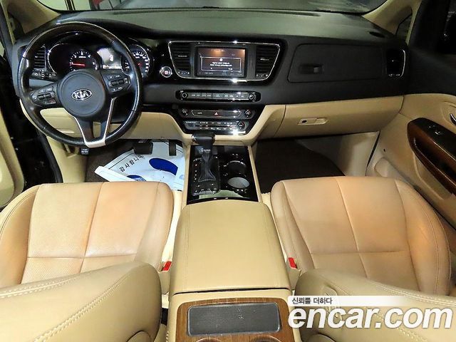 Kia Canival 2018 — photo 12