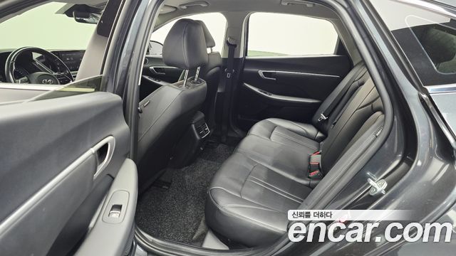 Hyundai Sonata 2022 — photo 17