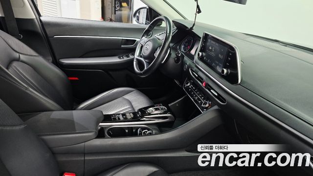 Hyundai Sonata 2022 — photo 25
