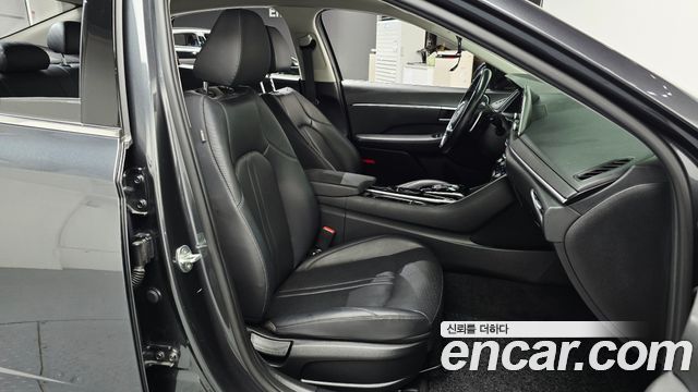 Hyundai Sonata 2022 — photo 16