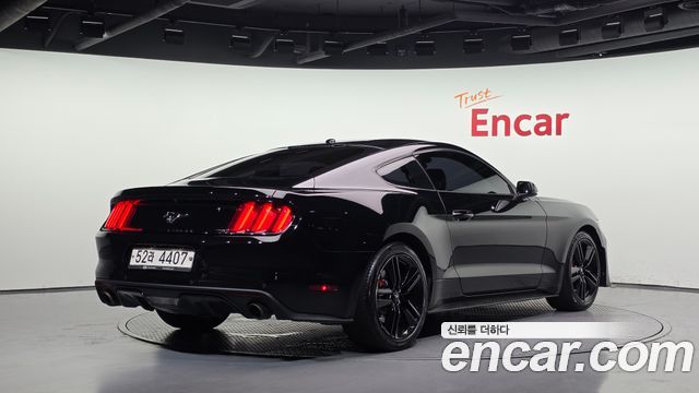 Ford Mustang 2017 — photo 2