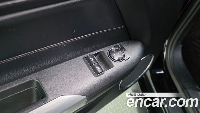 Ford Mustang 2017 — photo 17