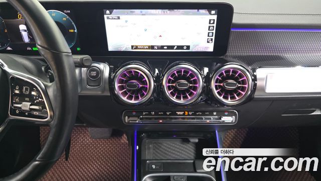 Mercedes-Benz EQB 2024 — photo 20