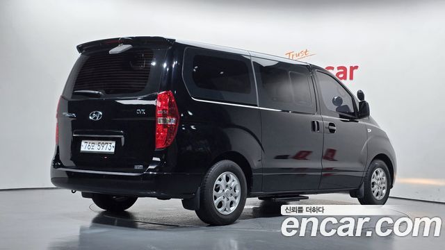 Hyundai Starex 2014 — photo 2