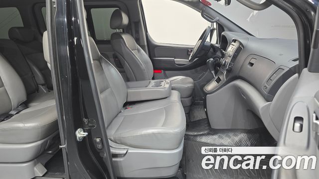 Hyundai Starex 2014 — photo 17