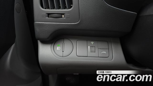 Hyundai Starex 2014 — photo 25