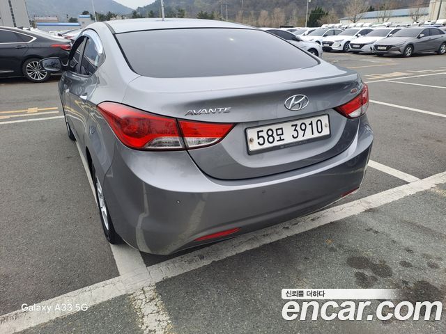 Hyundai AVANTE 2014 — photo 4