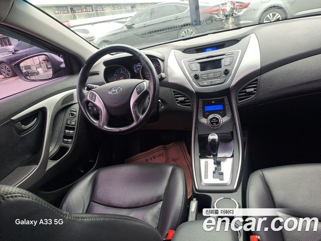 Hyundai AVANTE 2014 — photo 9