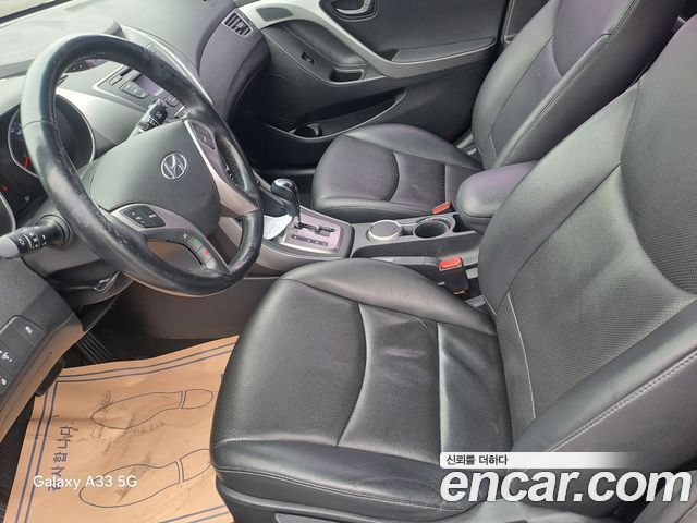 Hyundai AVANTE 2014 — photo 11