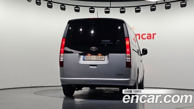 Hyundai Staria 2023 — photo 4
