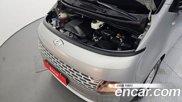 Hyundai Staria 2023 — photo 6