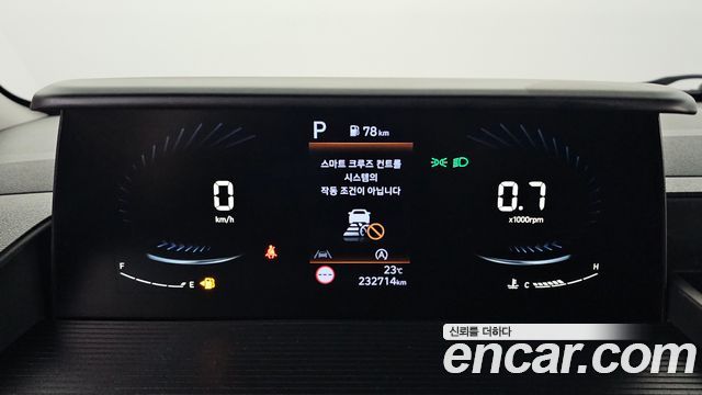 Hyundai Staria 2023 — photo 8