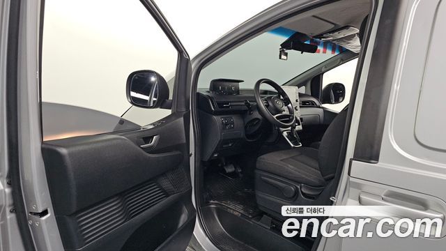 Hyundai Staria 2023 — photo 10