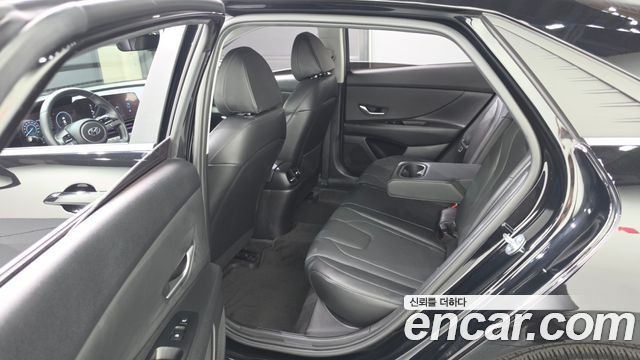 Hyundai AVANTE 2023 — photo 17