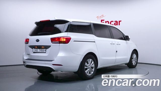 Kia Canival 2016 — photo 2