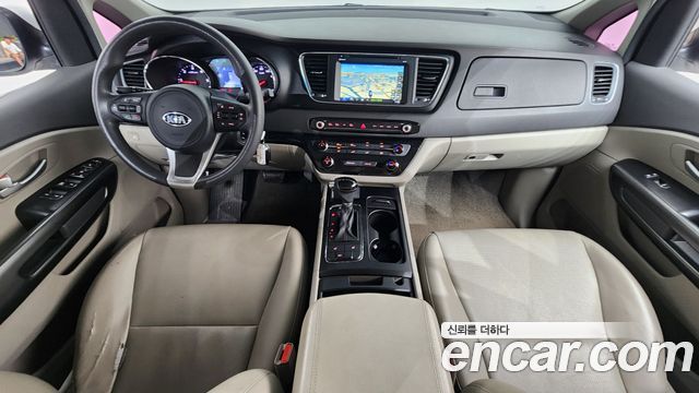 Kia Canival 2016 — photo 10