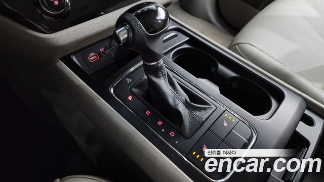 Kia Canival 2016 — photo 12