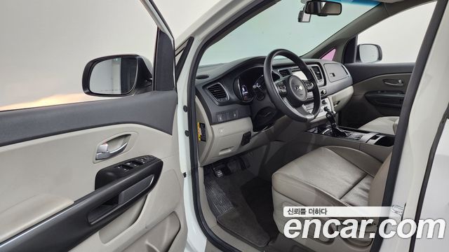 Kia Canival 2016 — photo 13